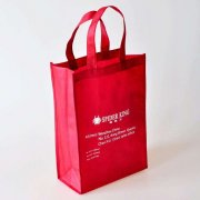 無紡布袋能印刷出幾種顏色出來。