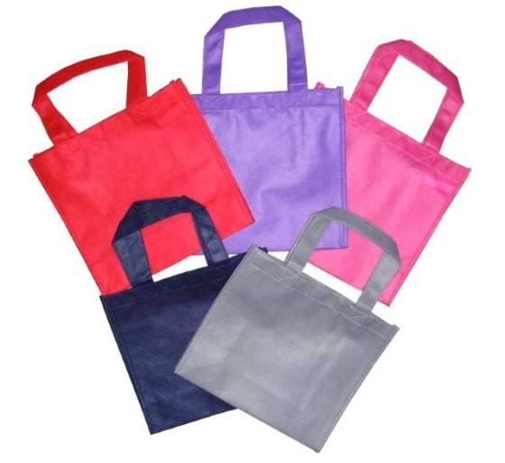 定制無紡布袋的材料怎么選